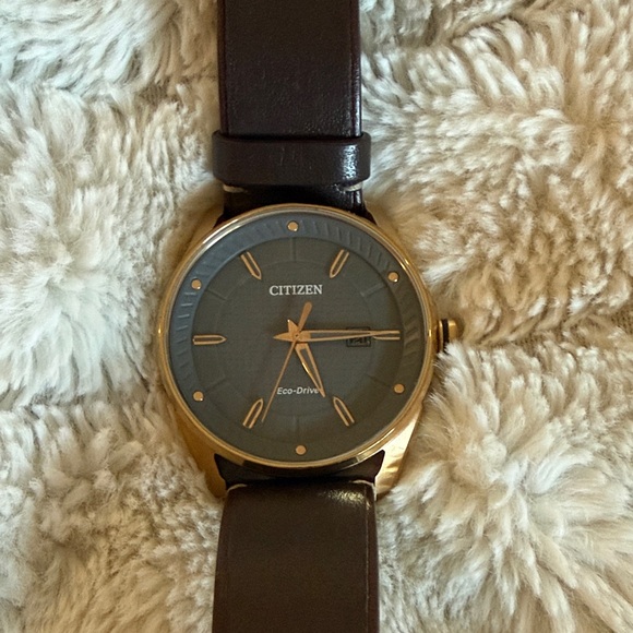 Citizen Eco-Drive Men's Watch with Brown leather Strap - Picture 4 of 8